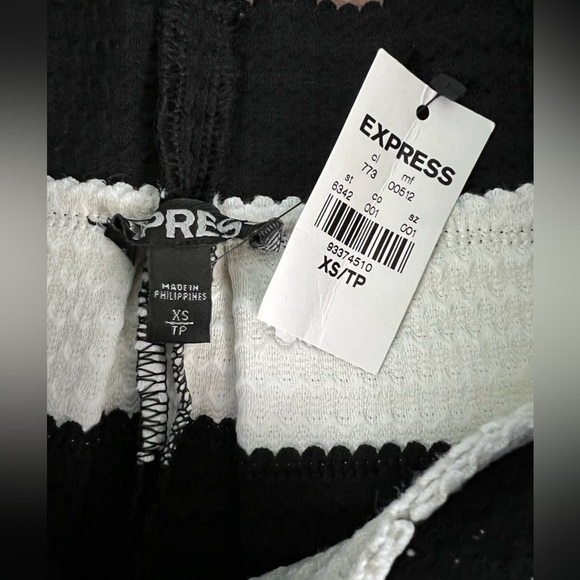 NWT - Express Striped Structured Stretch Pouf Skater Skirt - Size XS - Picture 4 of 8